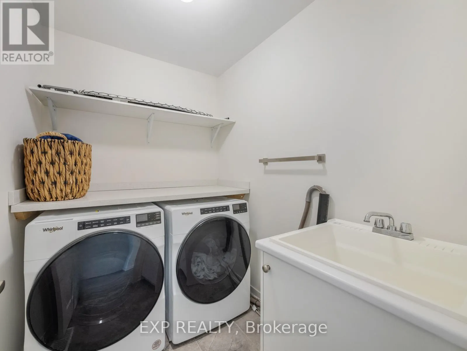 1476 ROSE WAY