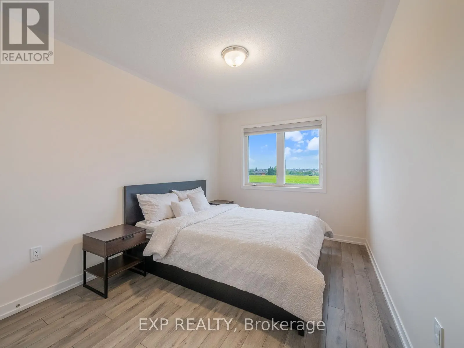 1476 ROSE WAY