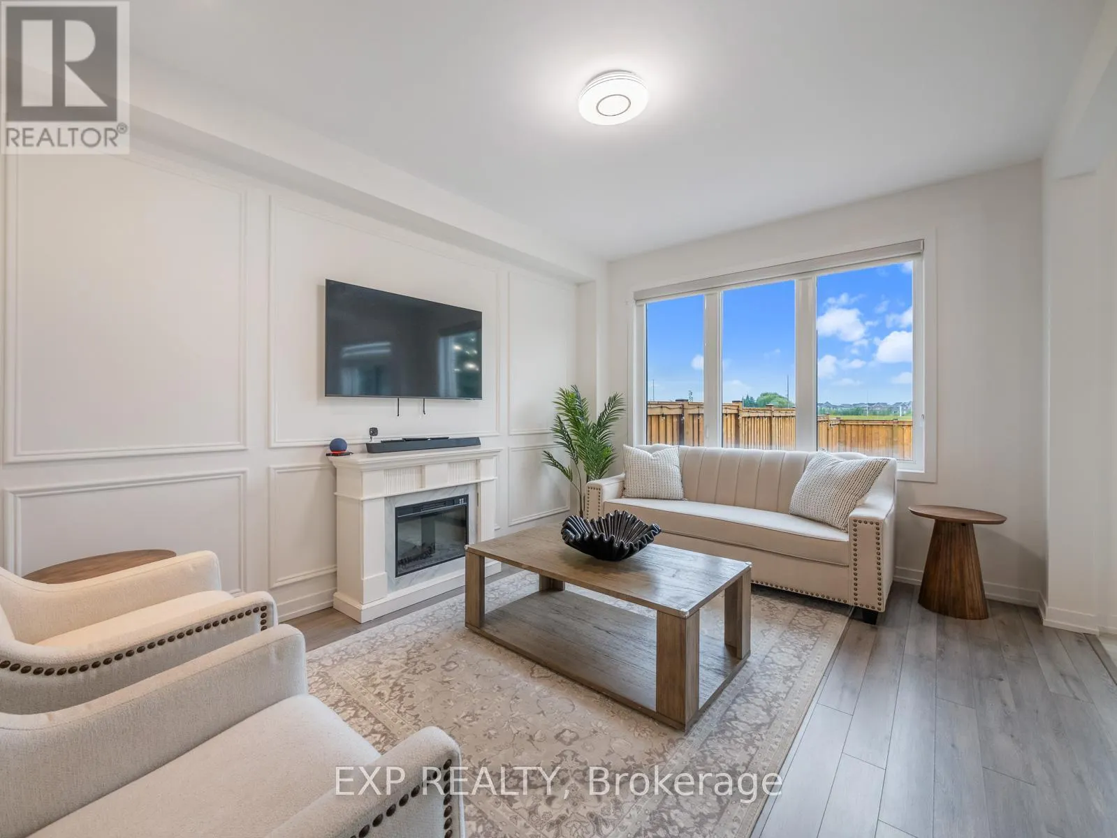 1476 ROSE WAY
