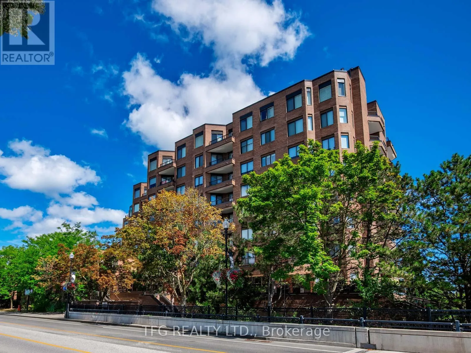 610 - 100 LAKESHORE ROAD E, #610