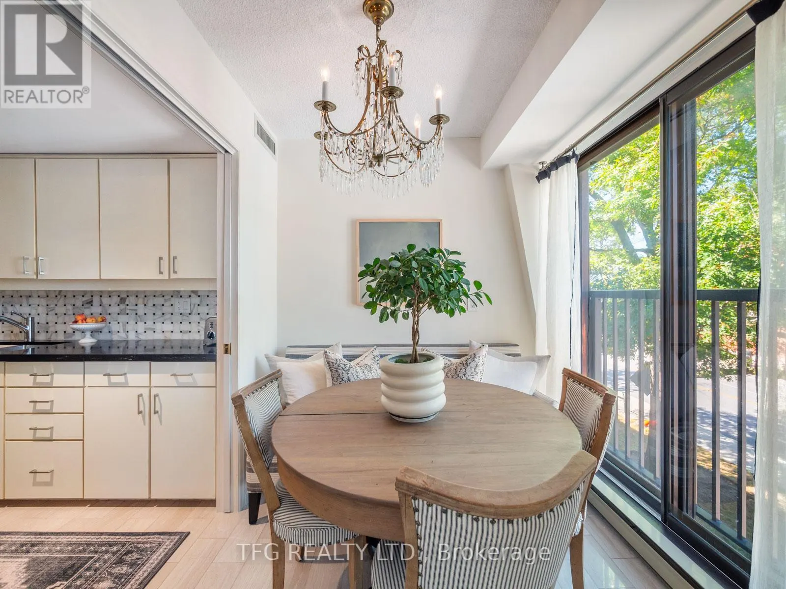 610 - 100 LAKESHORE ROAD E, #610