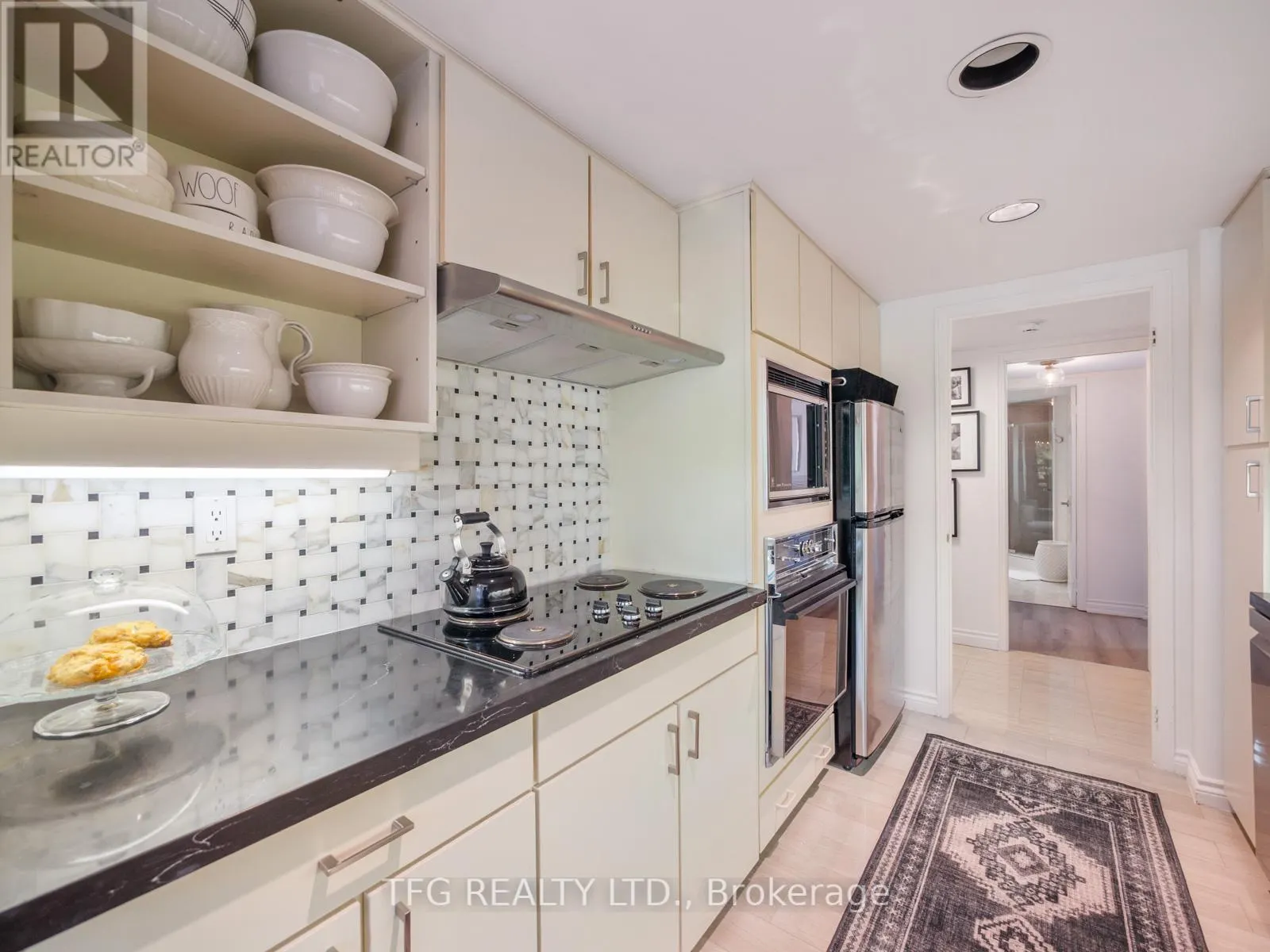 610 - 100 LAKESHORE ROAD E, #610