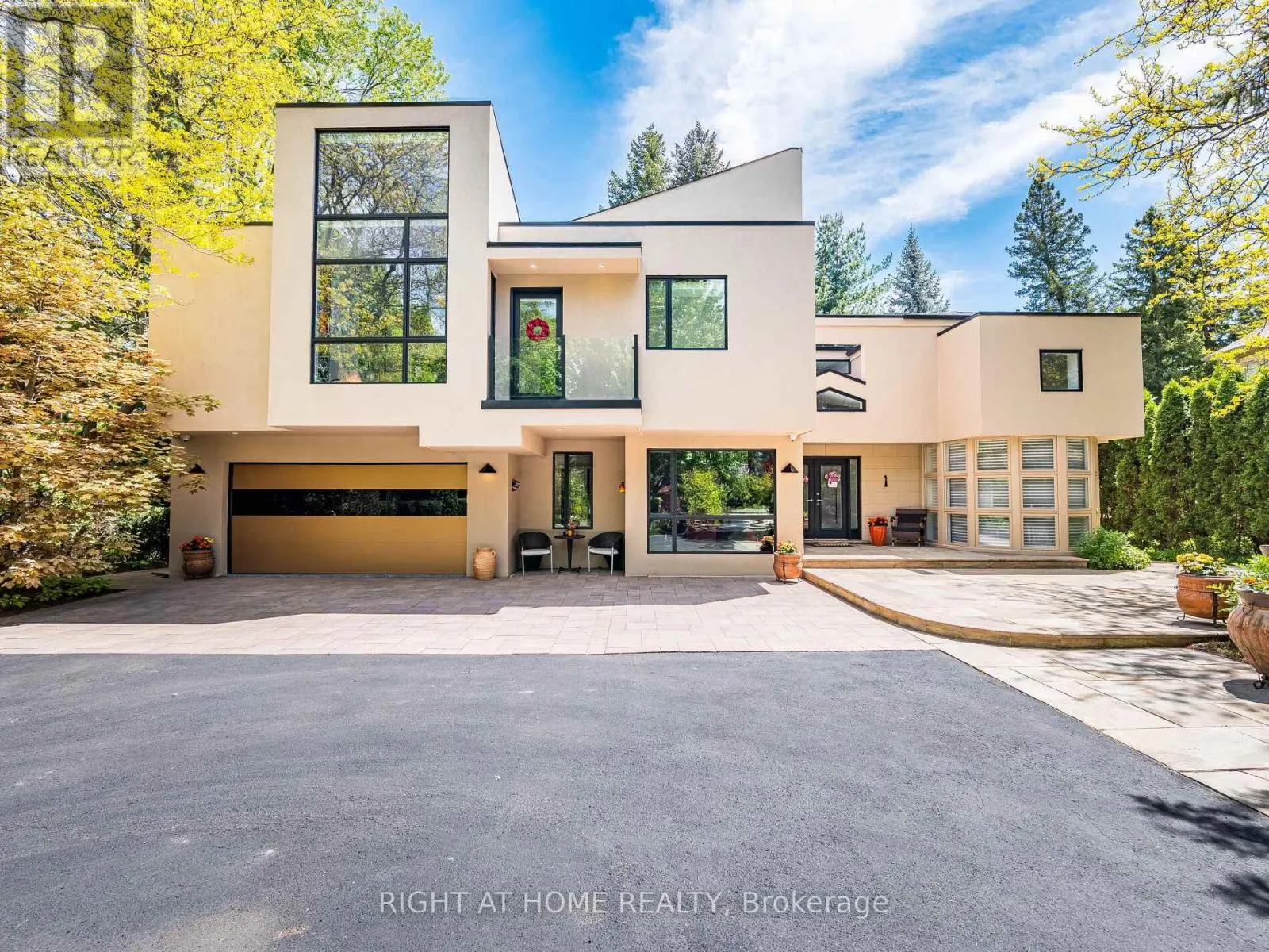 1 FRIARS LANE