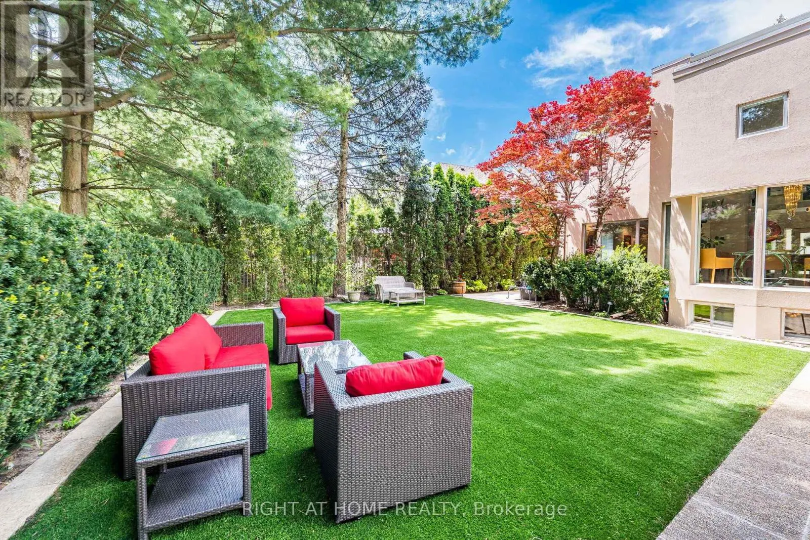 1 FRIARS LANE