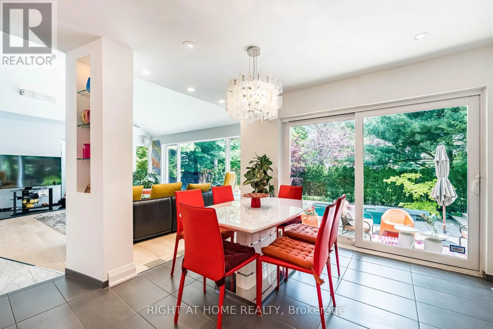 1 FRIARS LANE