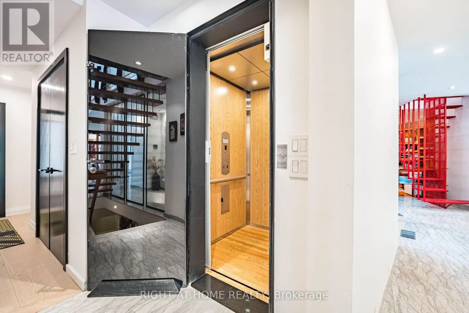 1 FRIARS LANE