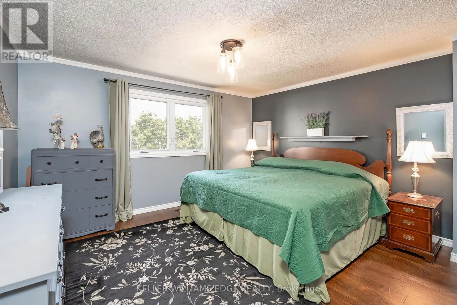 2407 HEMLOCK COURT