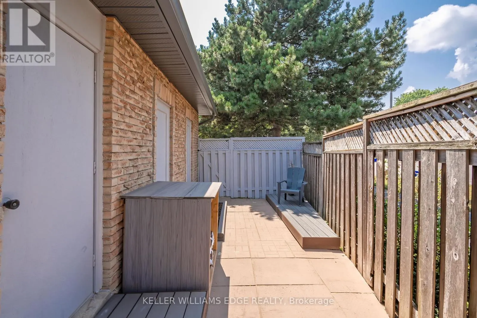 2407 HEMLOCK COURT