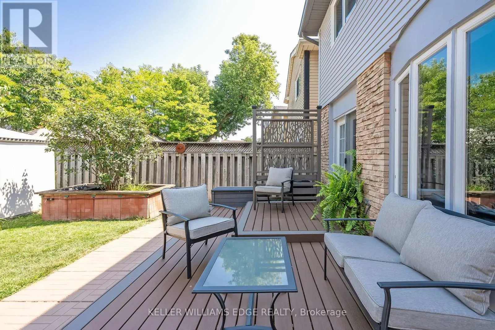 2407 HEMLOCK COURT