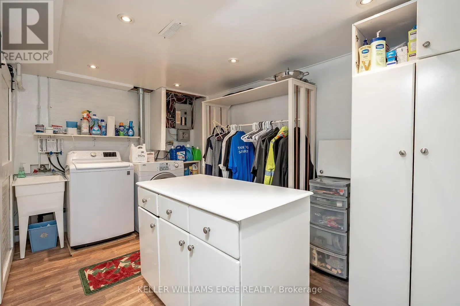 2407 HEMLOCK COURT