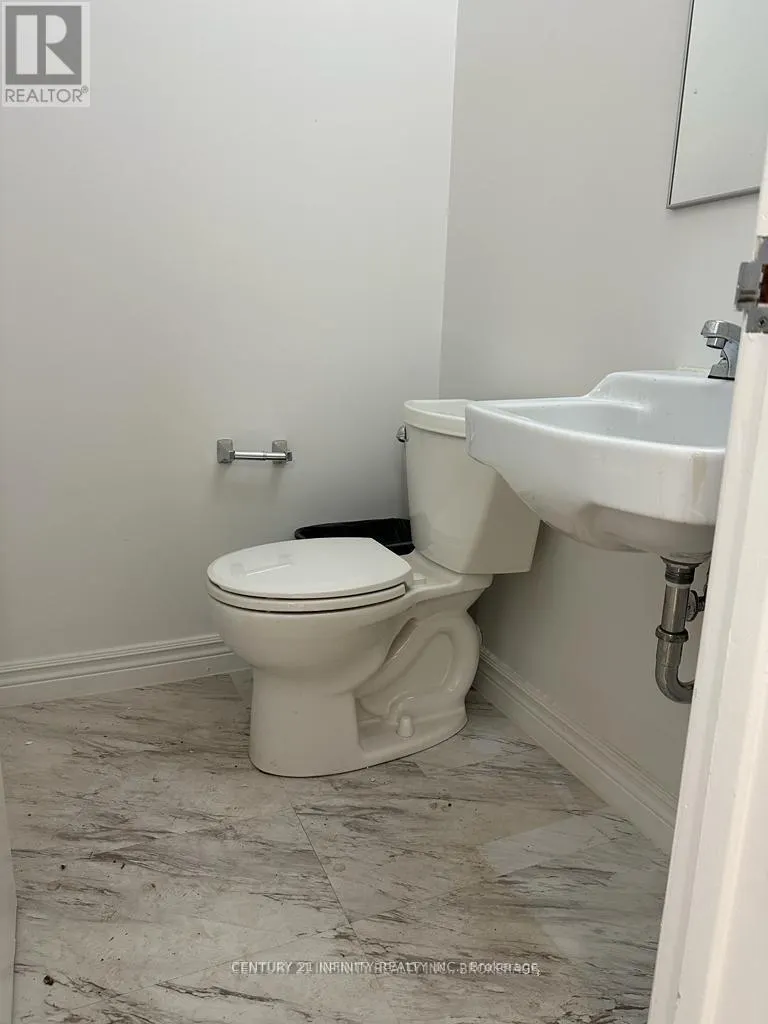 207 - 323 KERR STREET, #207