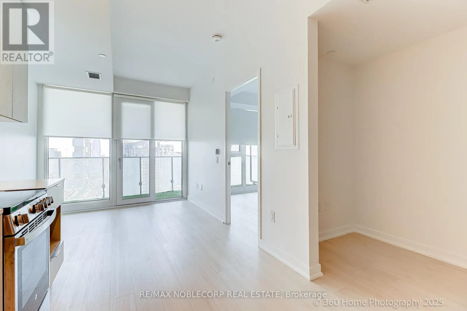 2912 - 3900 CONFEDERATION PARKWAY