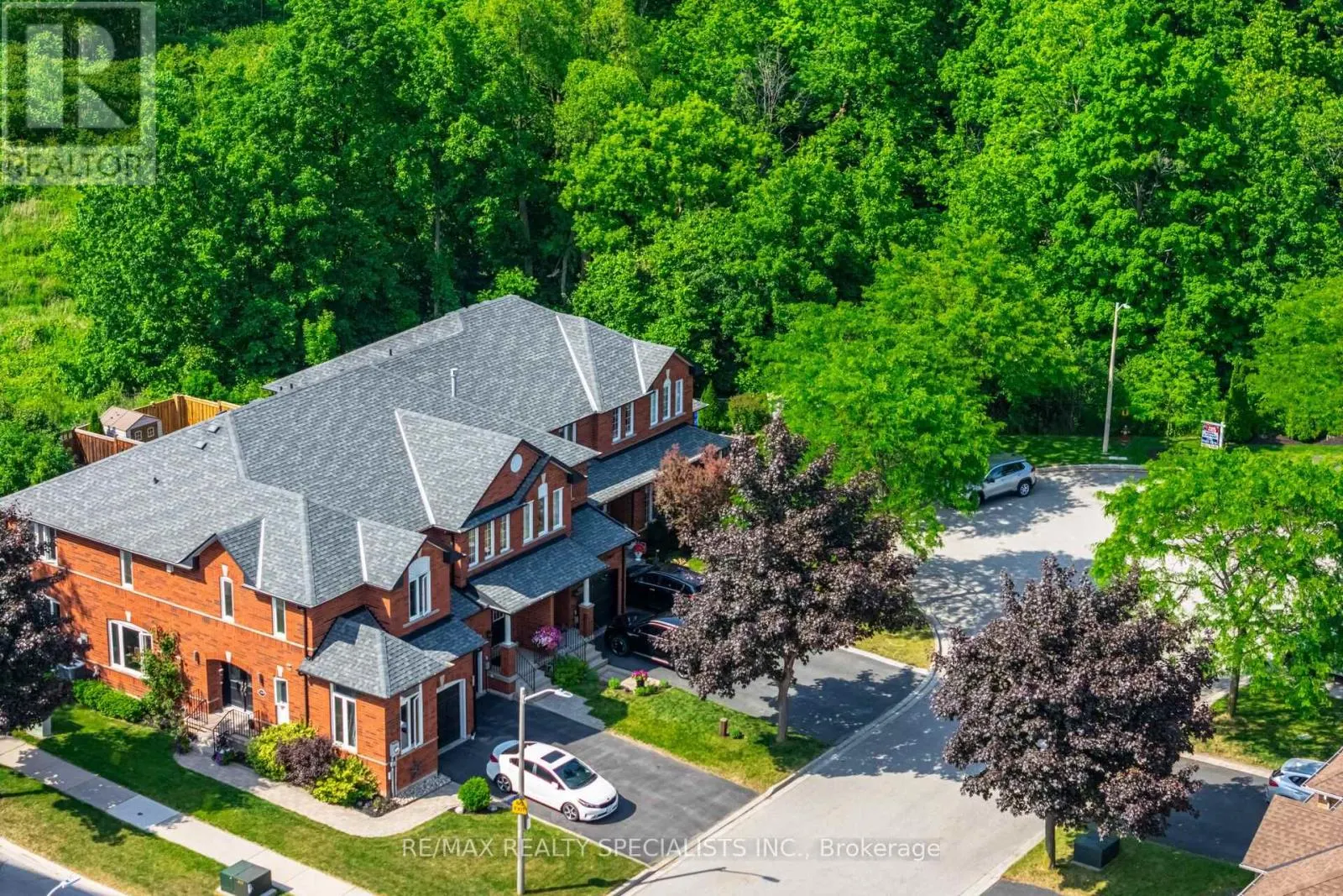 5103 TREE COURT