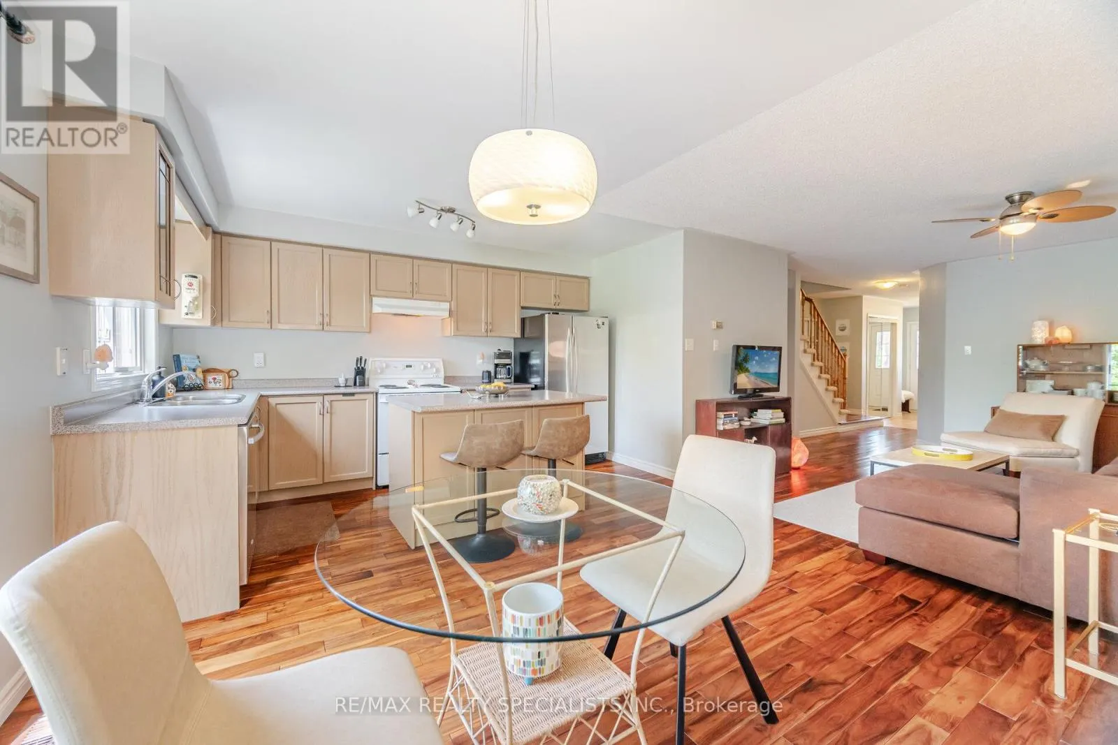 5103 TREE COURT
