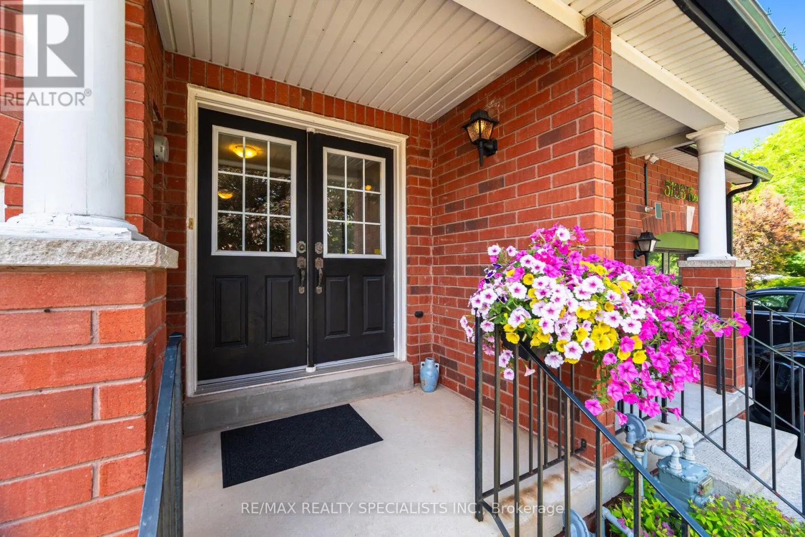 5103 TREE COURT