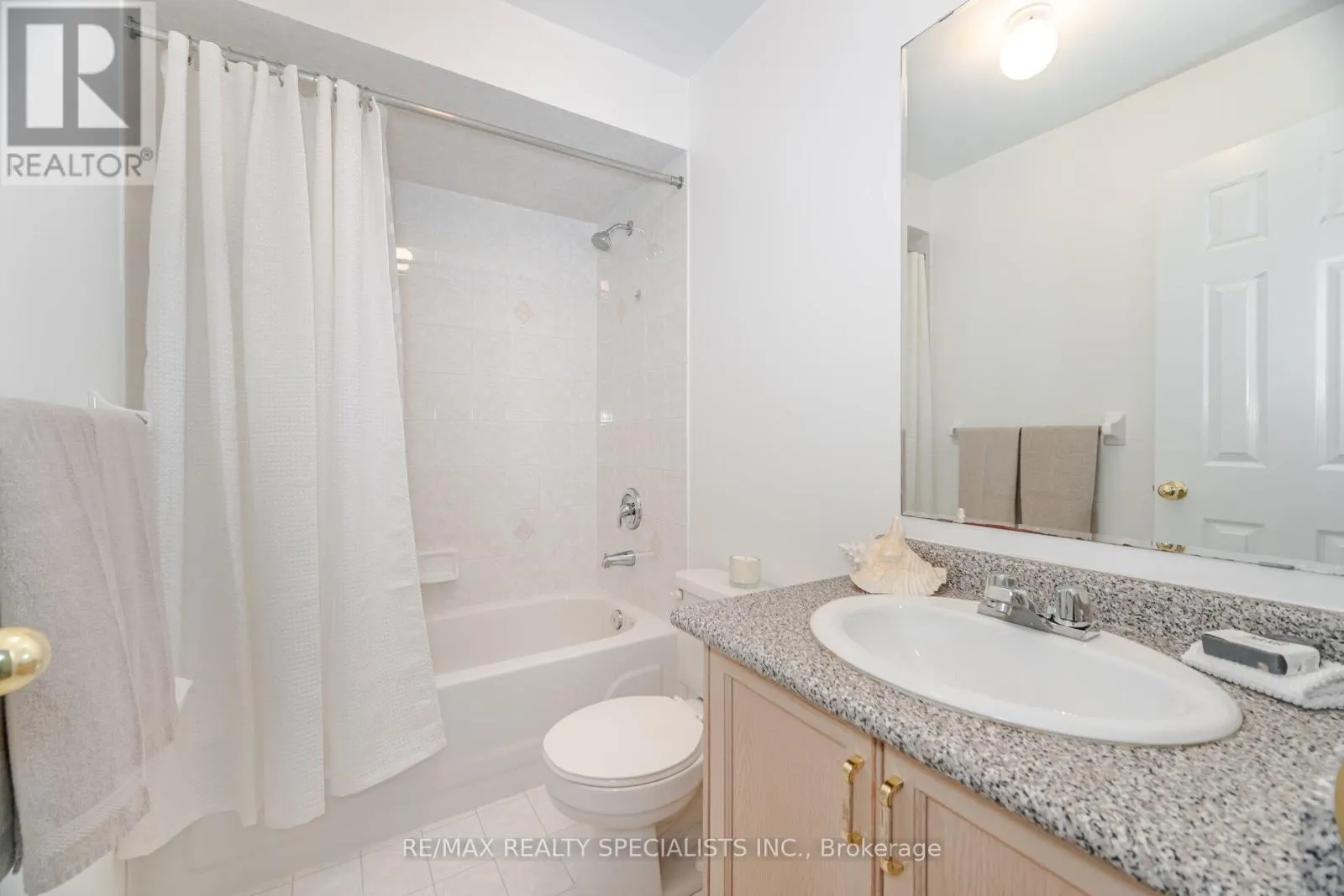 5103 TREE COURT