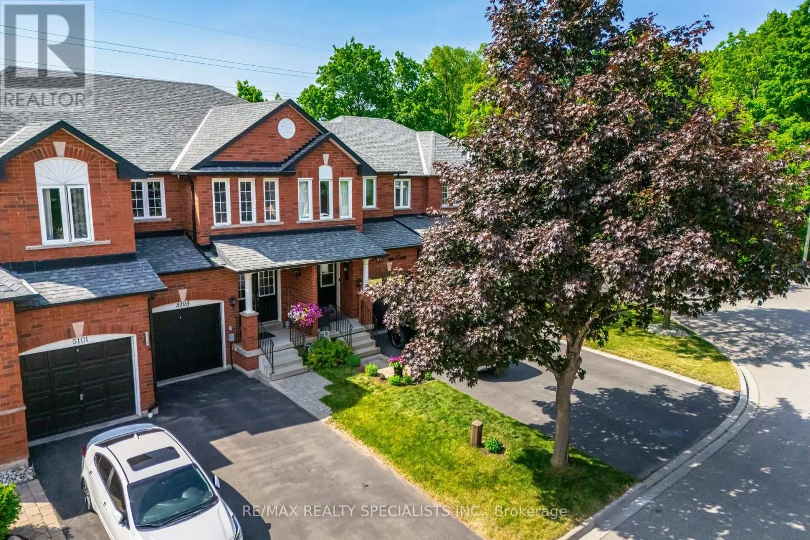 5103 TREE COURT