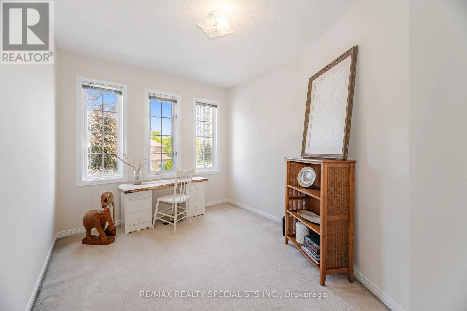 5103 TREE COURT
