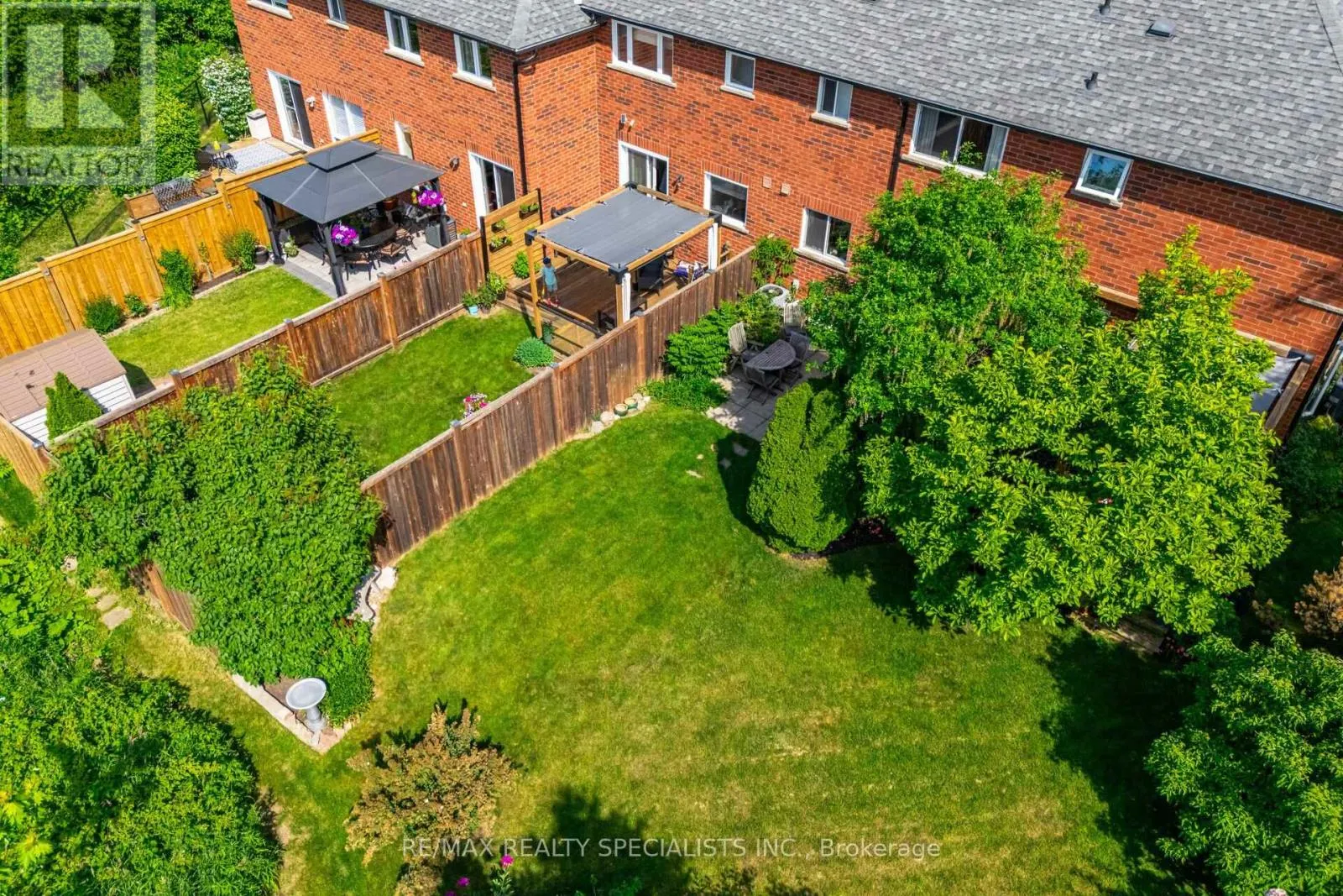 5103 TREE COURT