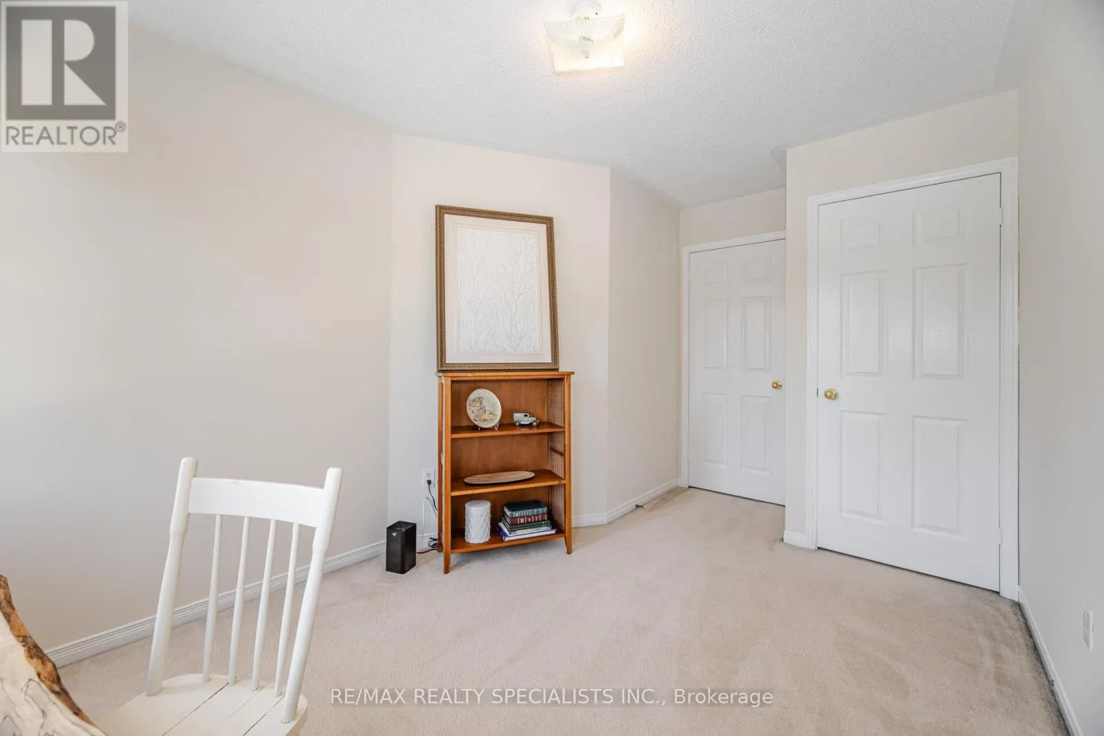 5103 TREE COURT