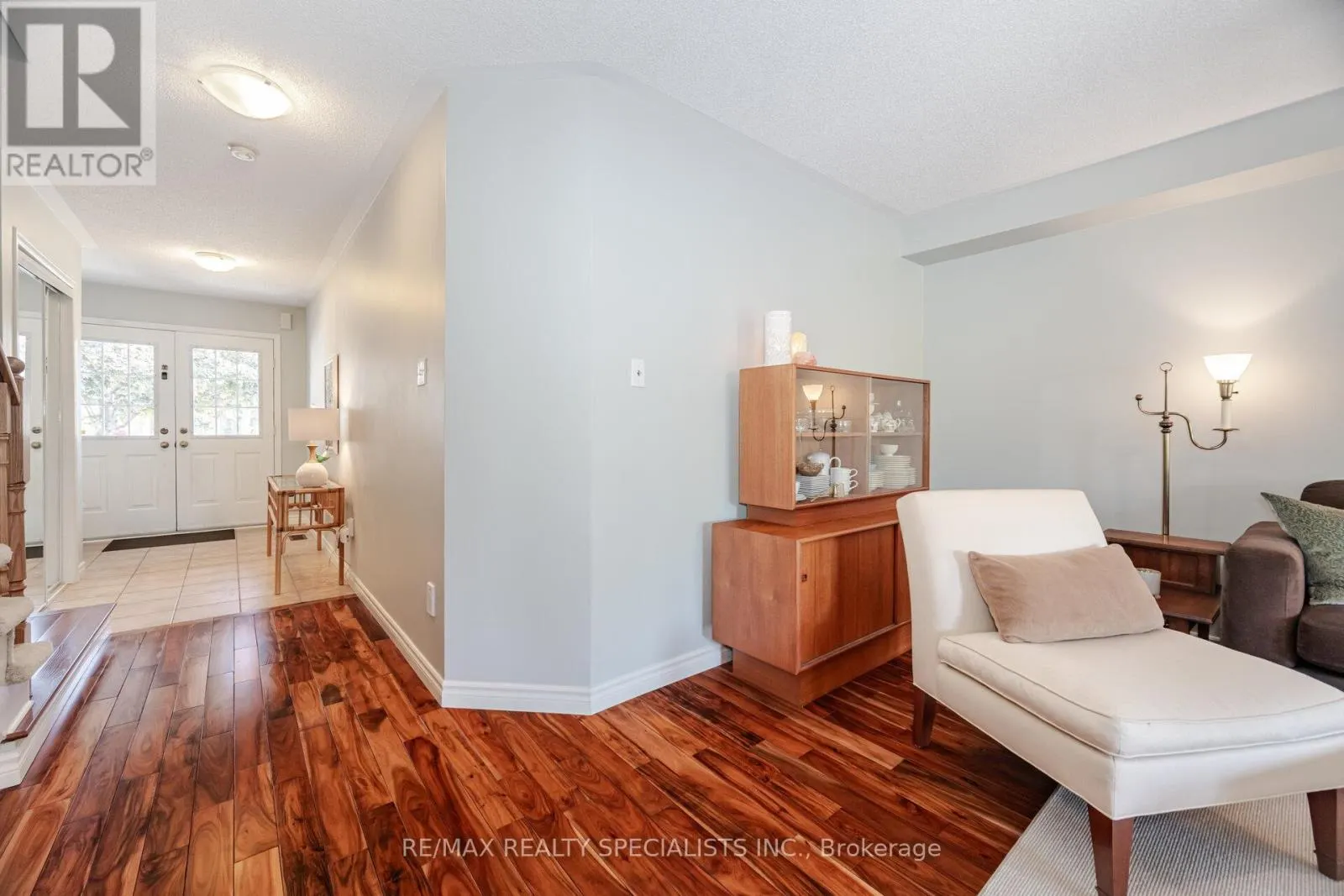 5103 TREE COURT