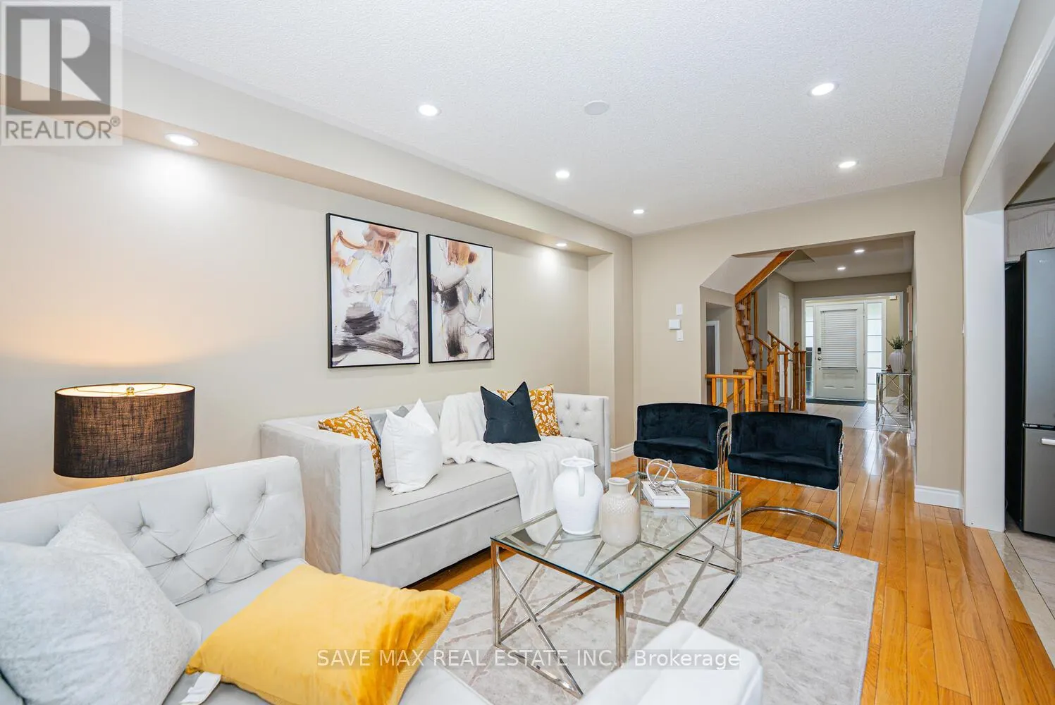 47 WOODCOTE CRESCENT