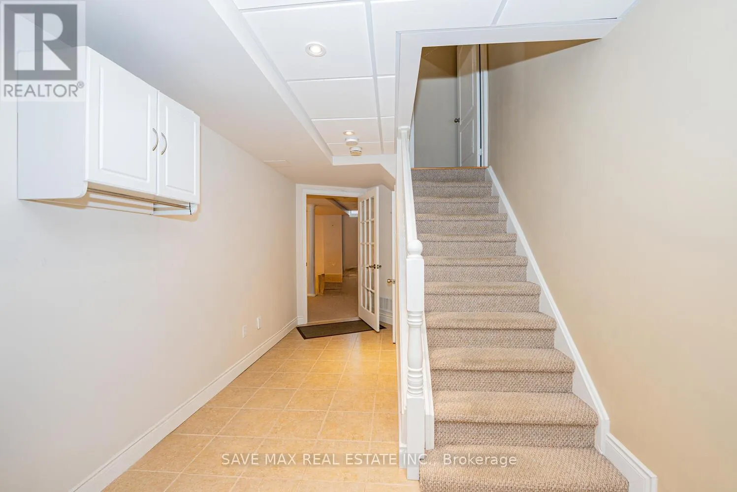 47 WOODCOTE CRESCENT