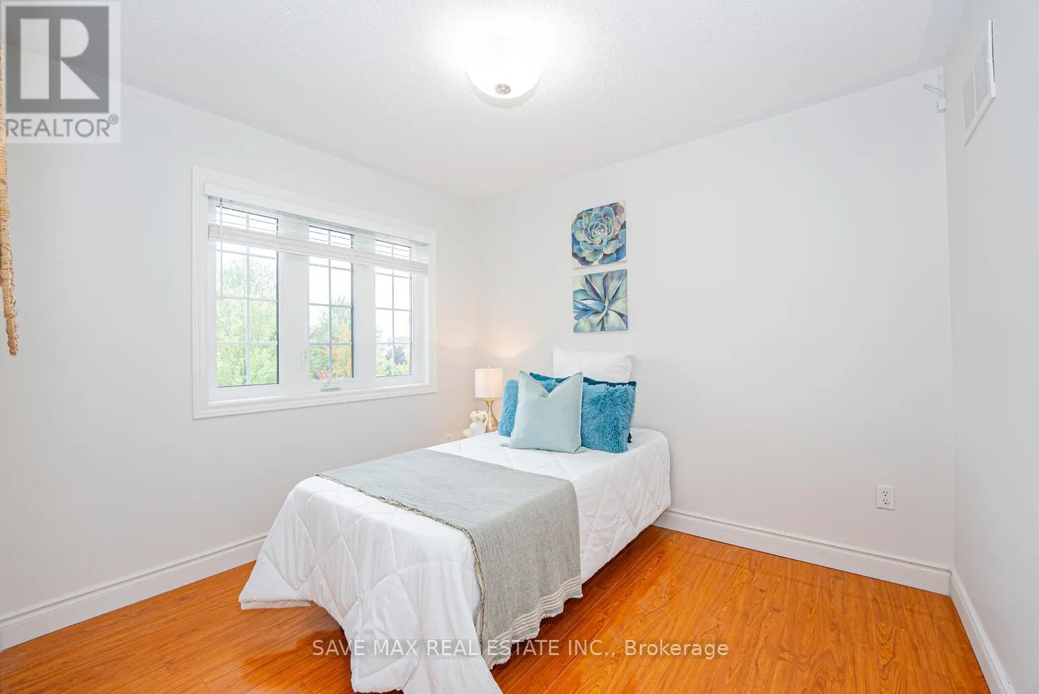 47 WOODCOTE CRESCENT