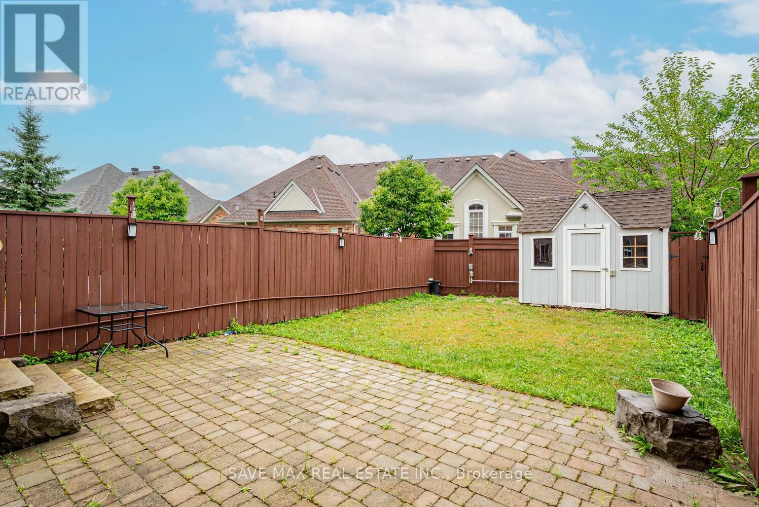 47 WOODCOTE CRESCENT