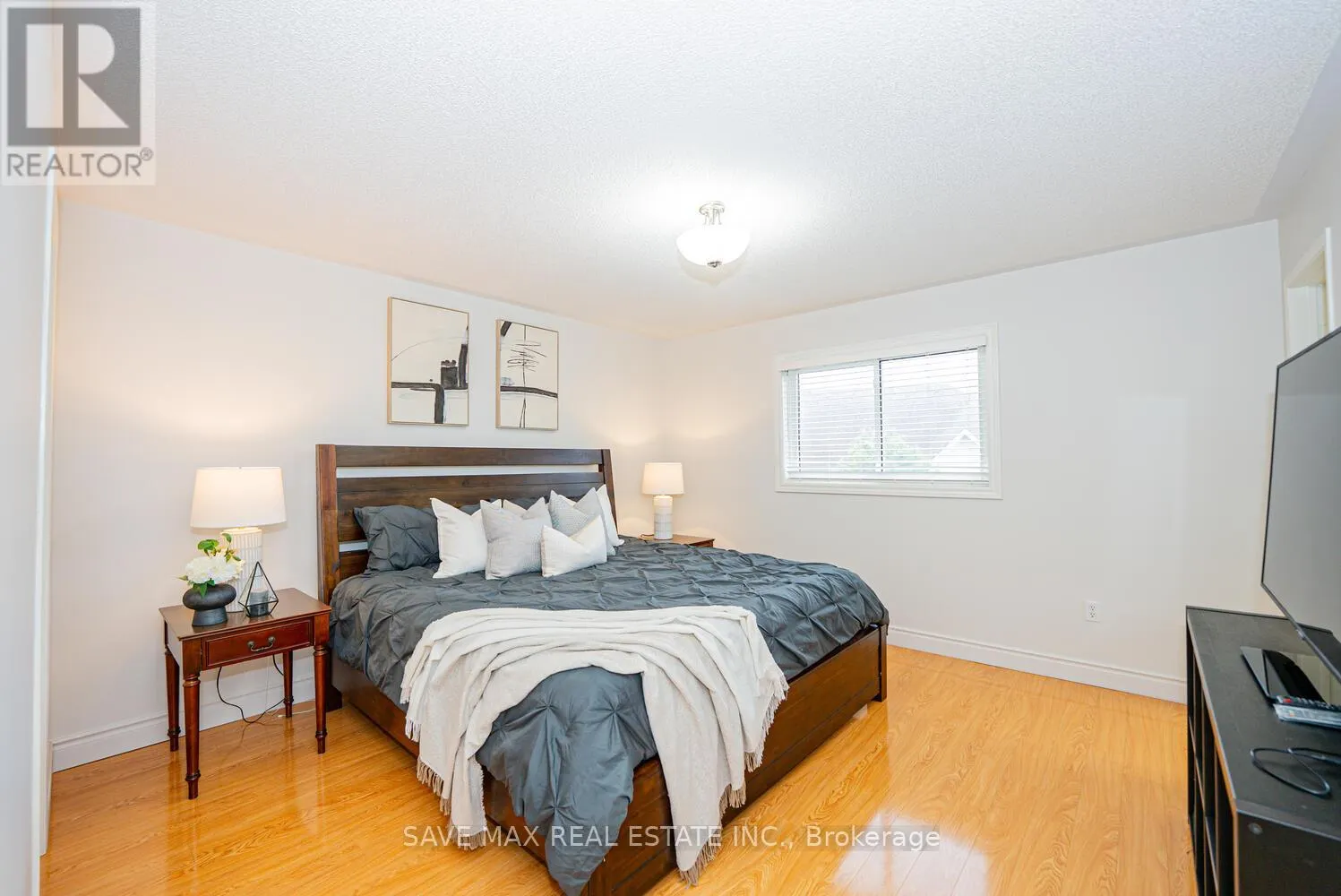 47 WOODCOTE CRESCENT