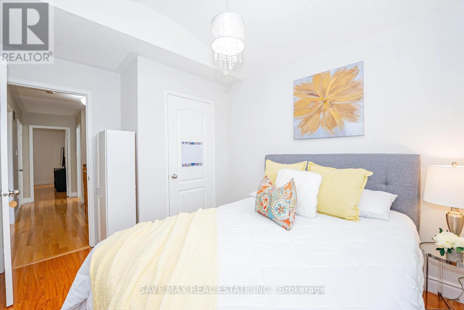 47 WOODCOTE CRESCENT