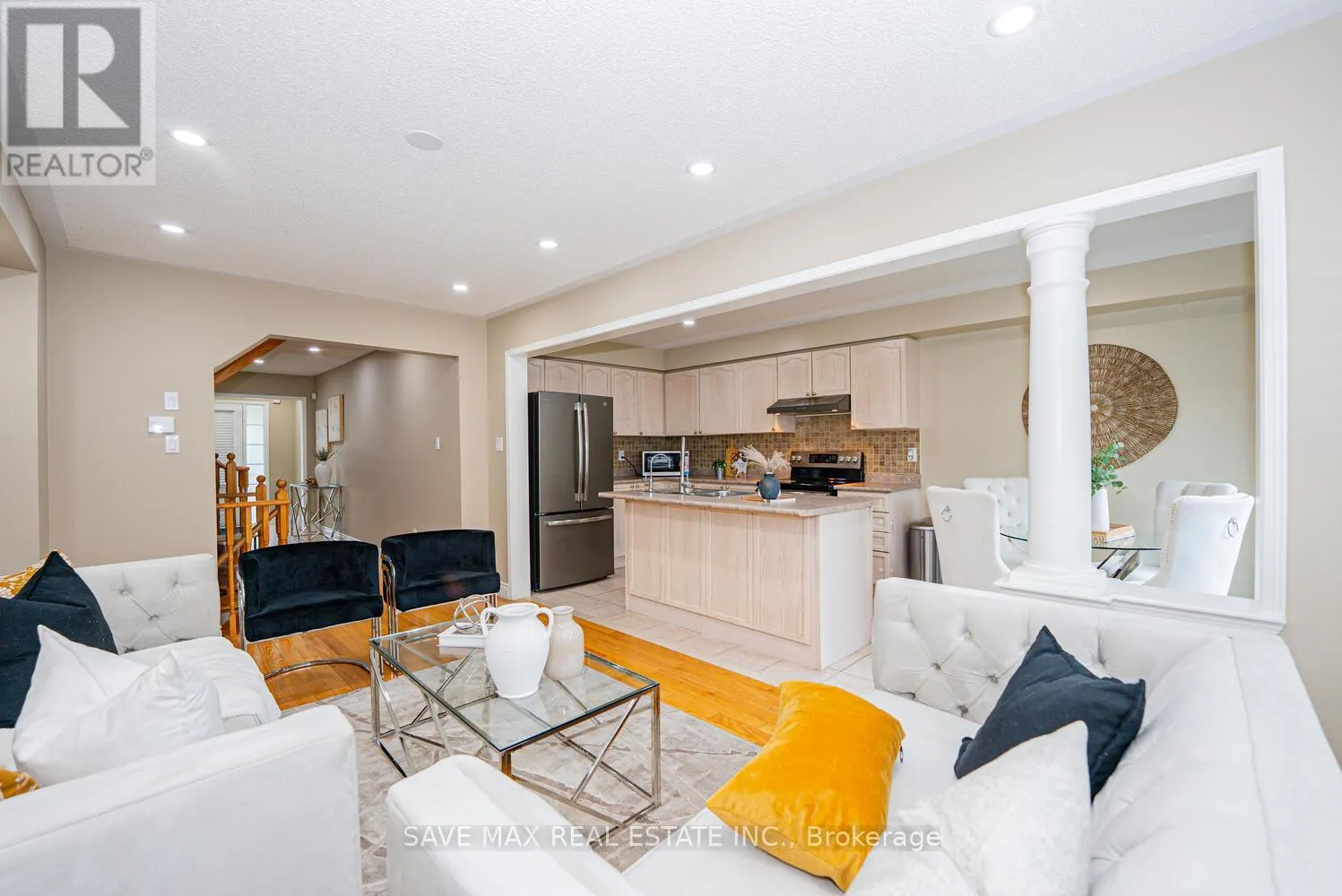 47 WOODCOTE CRESCENT
