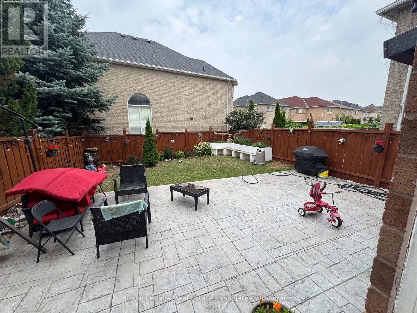 UPPER - 659 GARDEN WALK