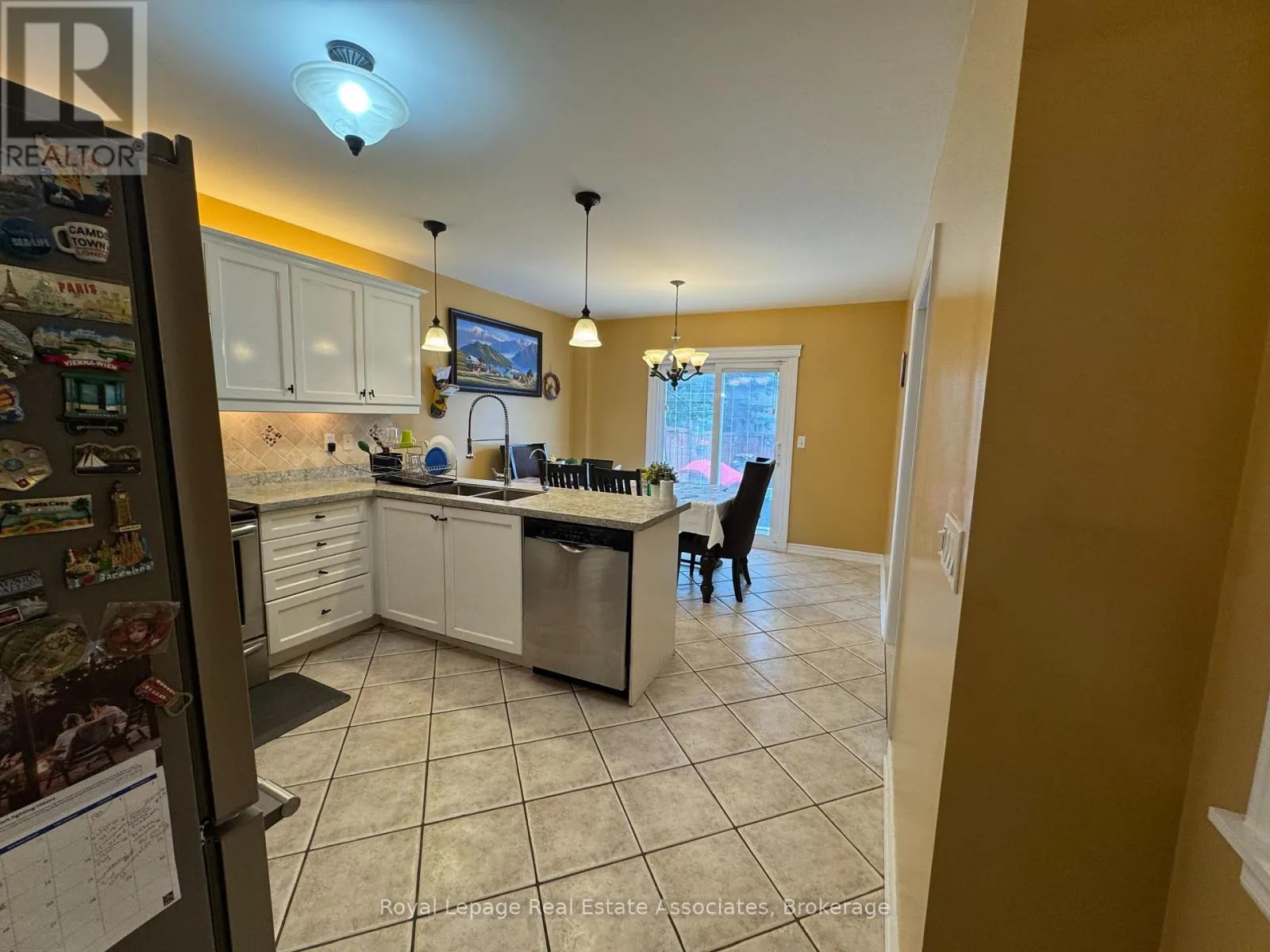 UPPER - 659 GARDEN WALK