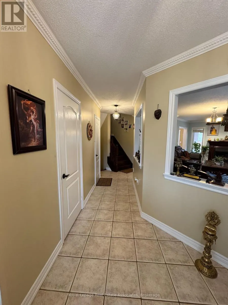 UPPER - 659 GARDEN WALK