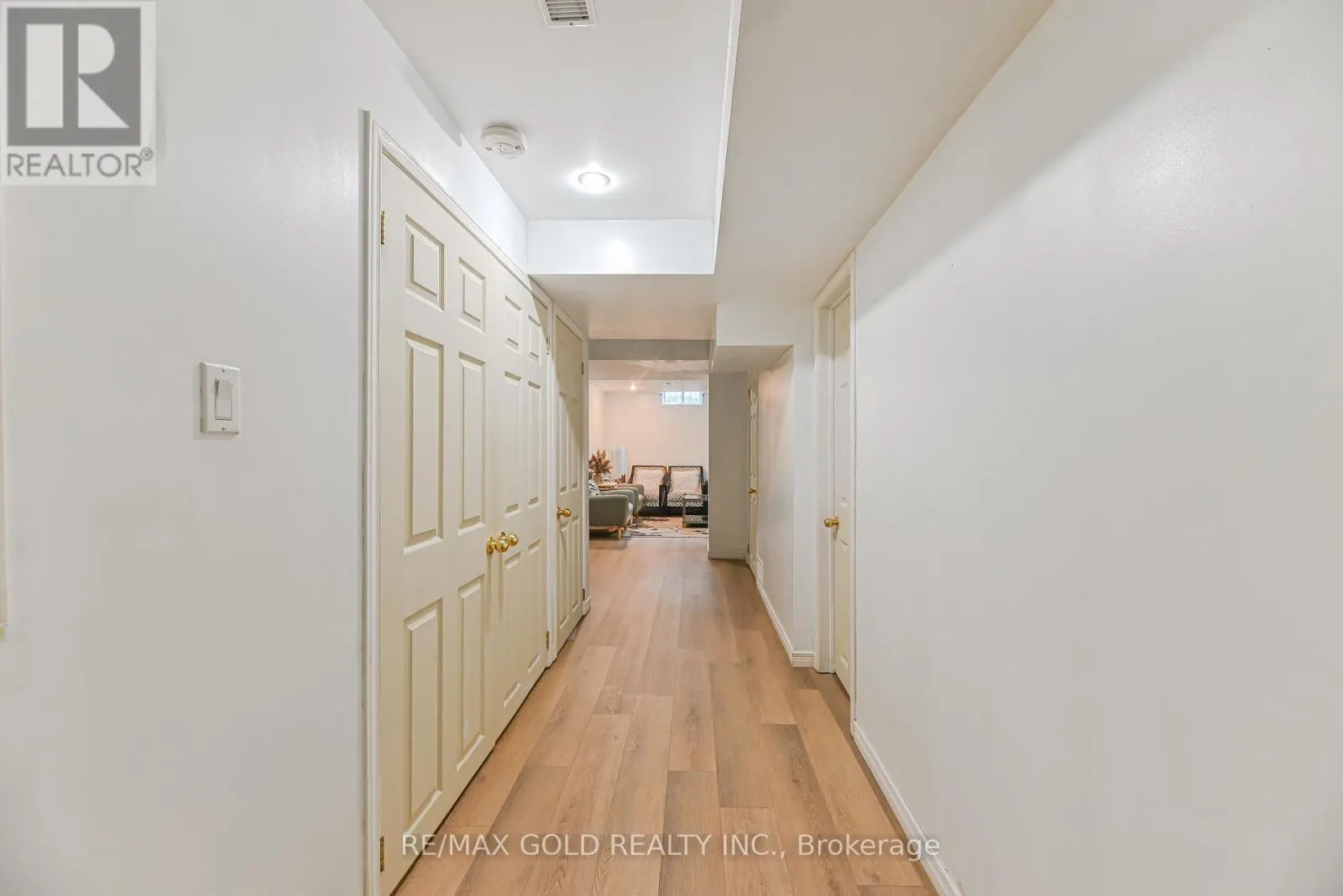 28 PLUM HOLLOW COURT