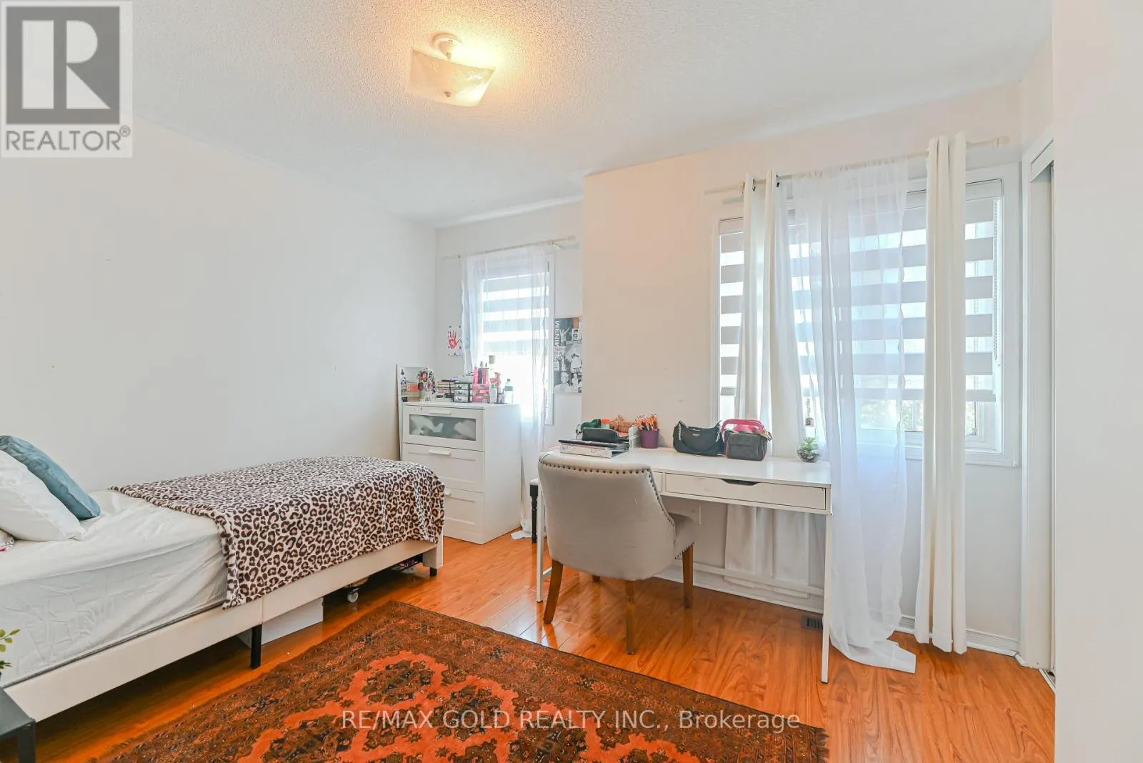 28 PLUM HOLLOW COURT