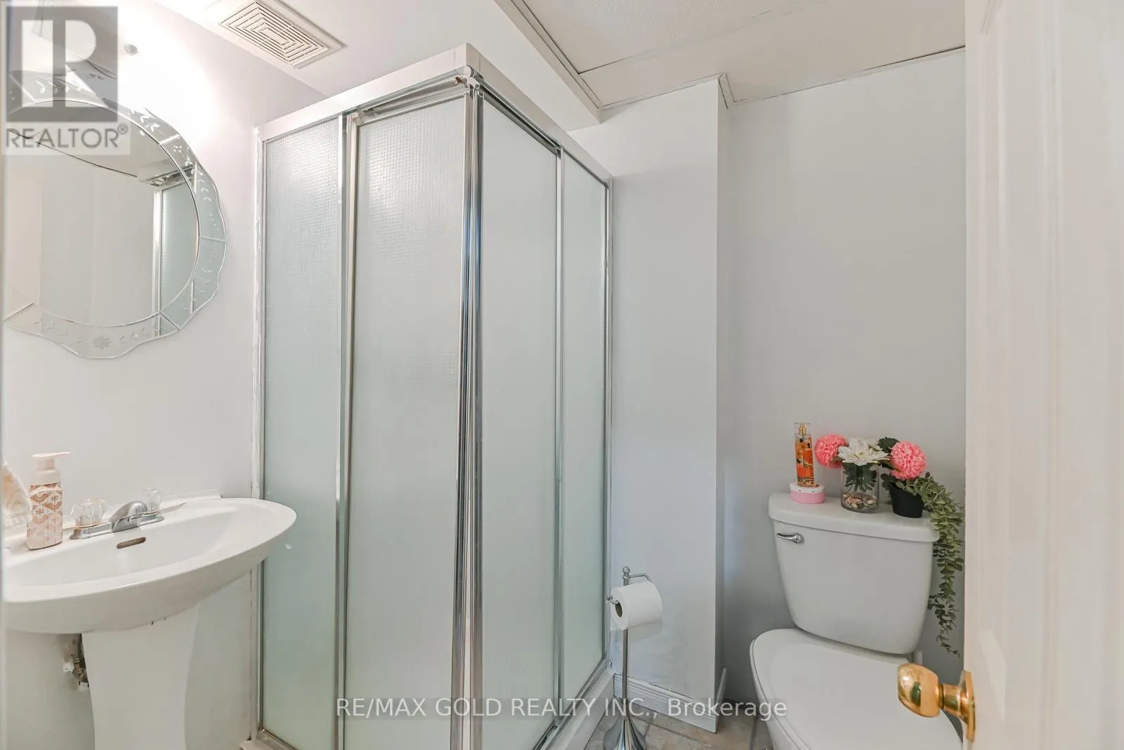 28 PLUM HOLLOW COURT