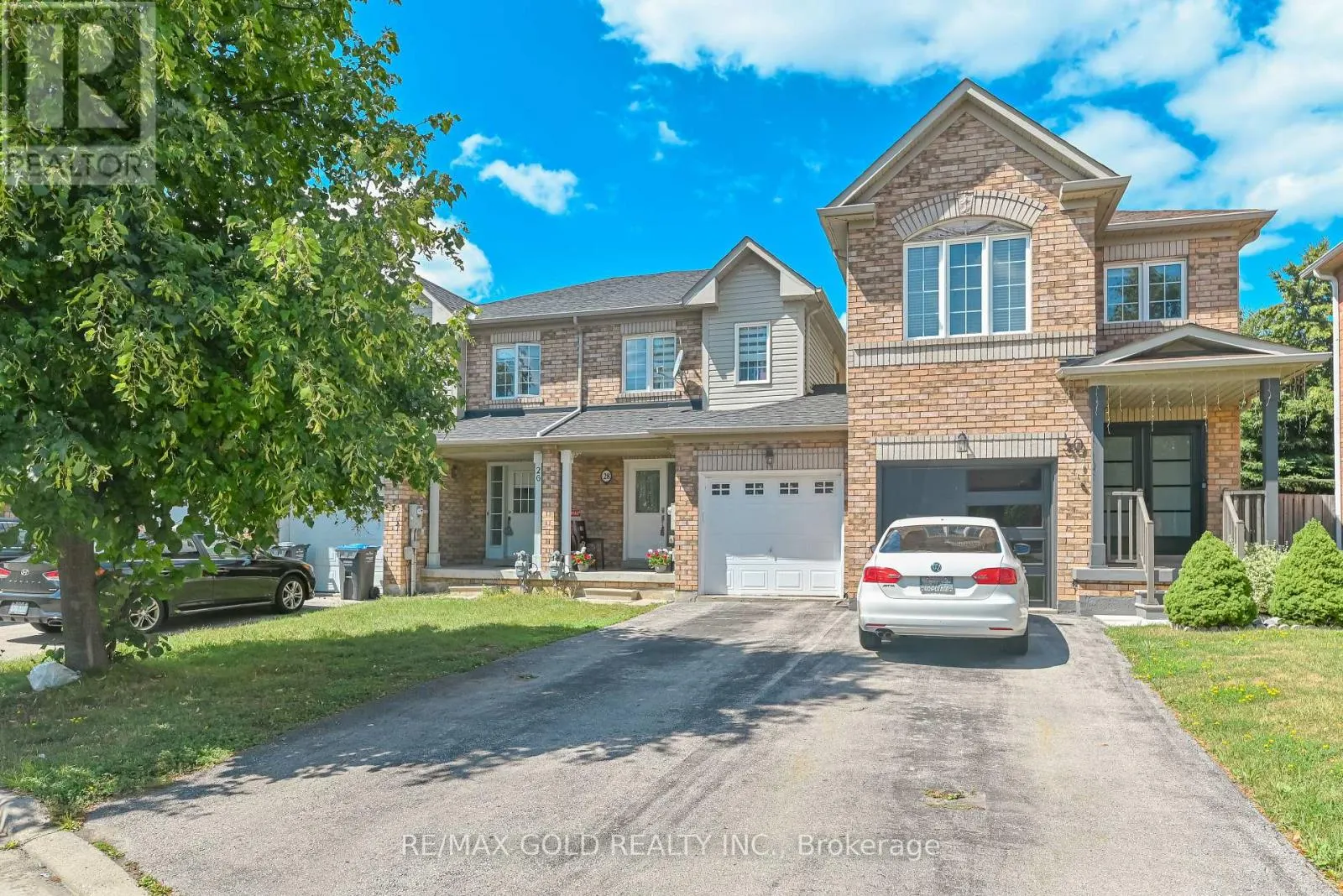 28 PLUM HOLLOW COURT