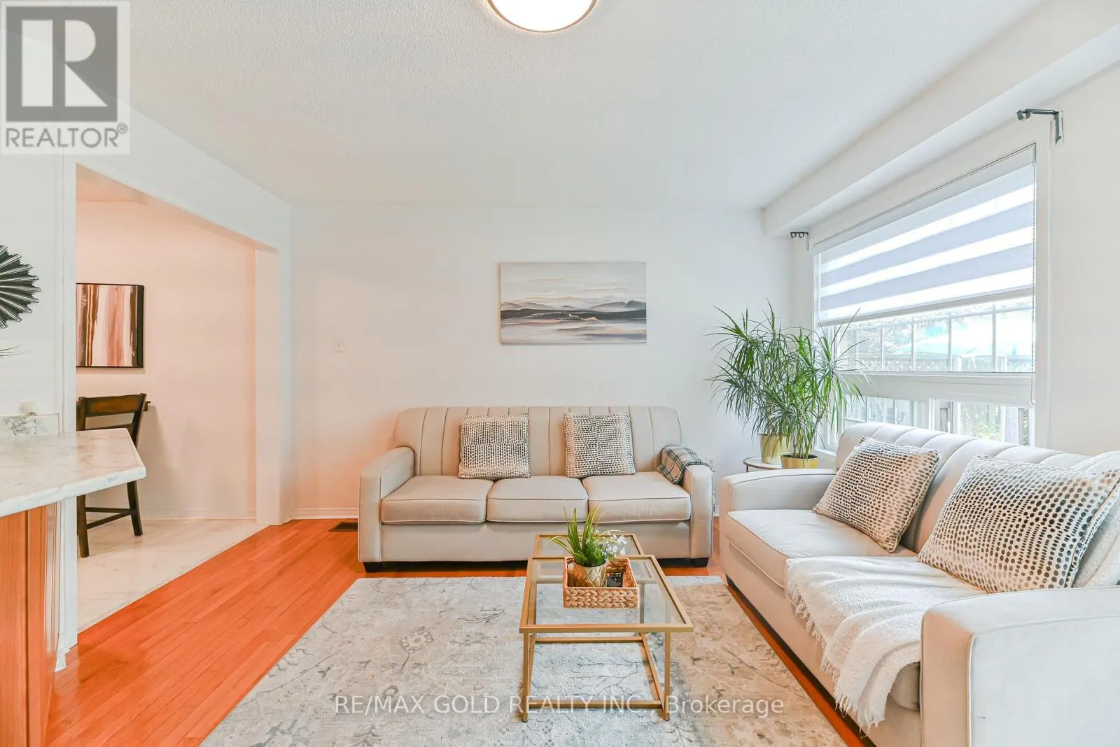 28 PLUM HOLLOW COURT