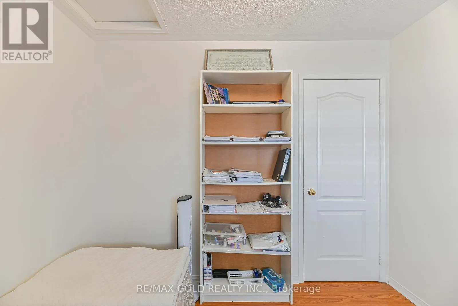 28 PLUM HOLLOW COURT