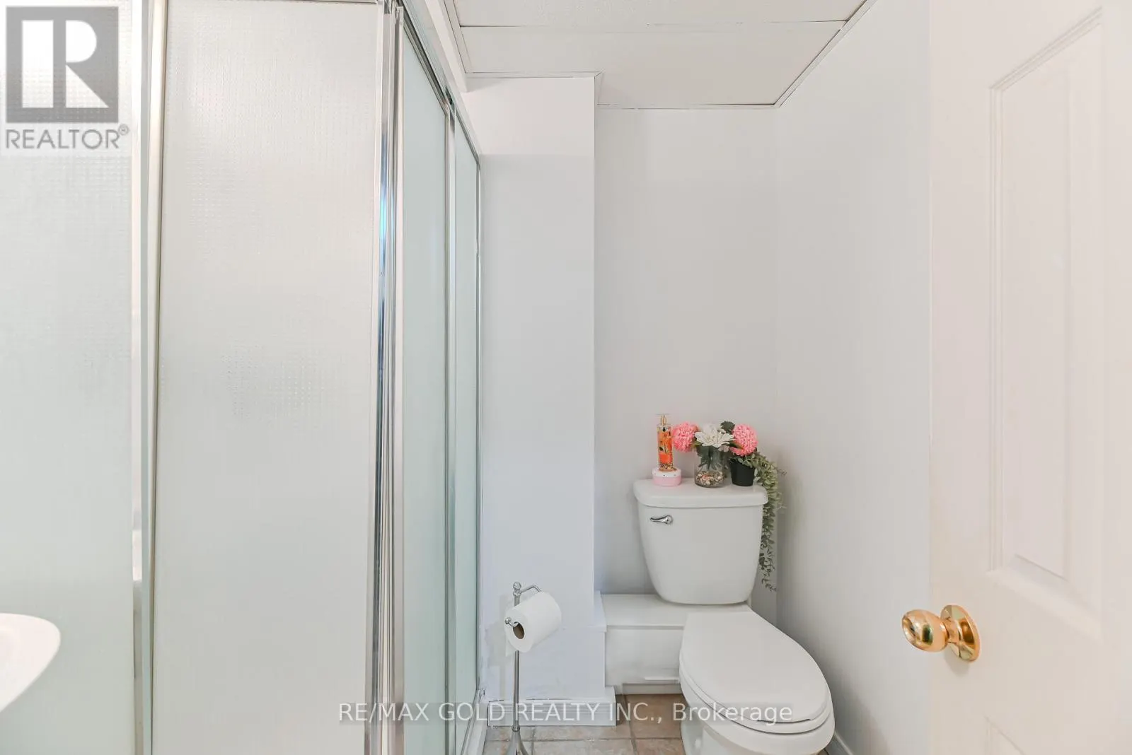 28 PLUM HOLLOW COURT