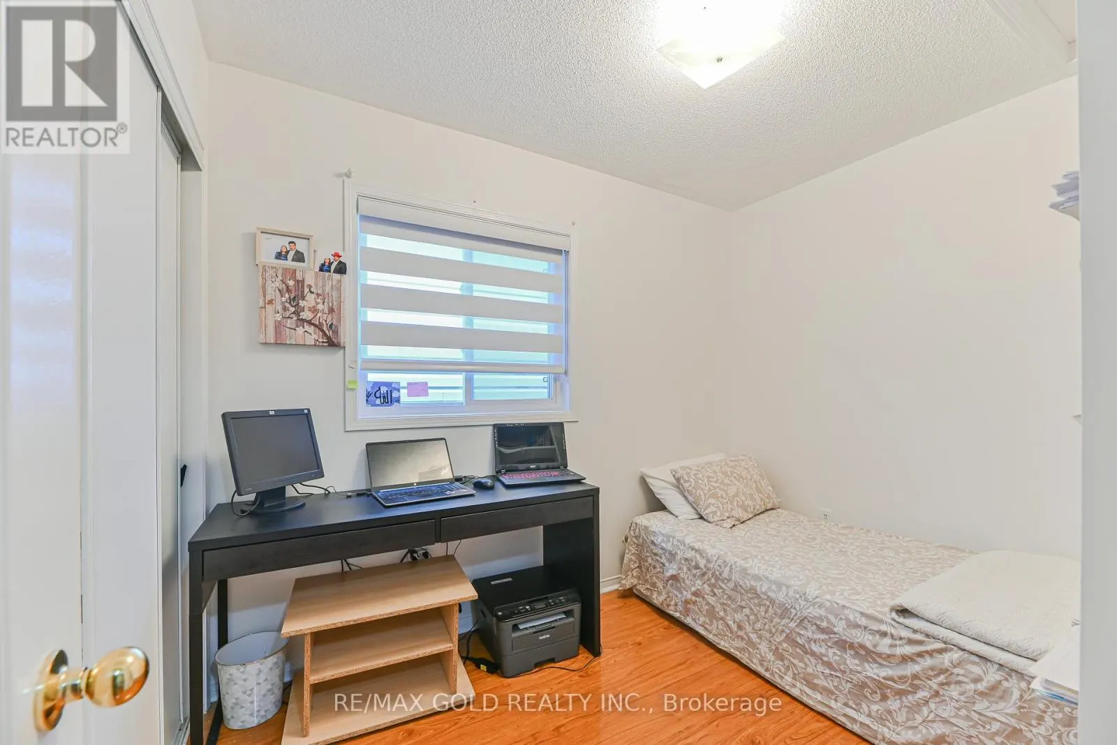 28 PLUM HOLLOW COURT