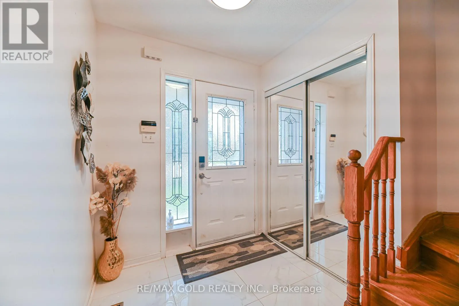 28 PLUM HOLLOW COURT