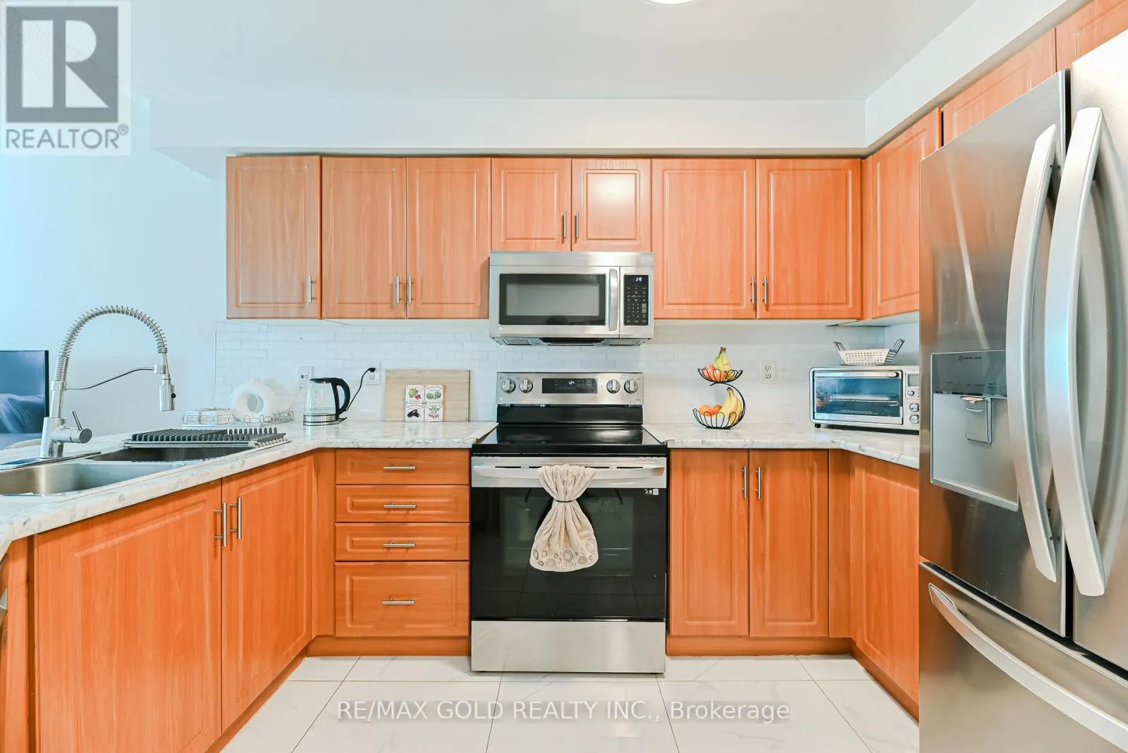 28 PLUM HOLLOW COURT
