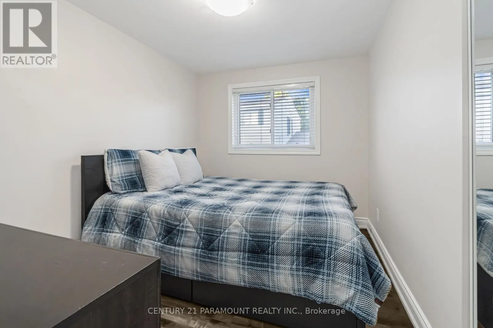 4 BEECHWOOD CRESCENT