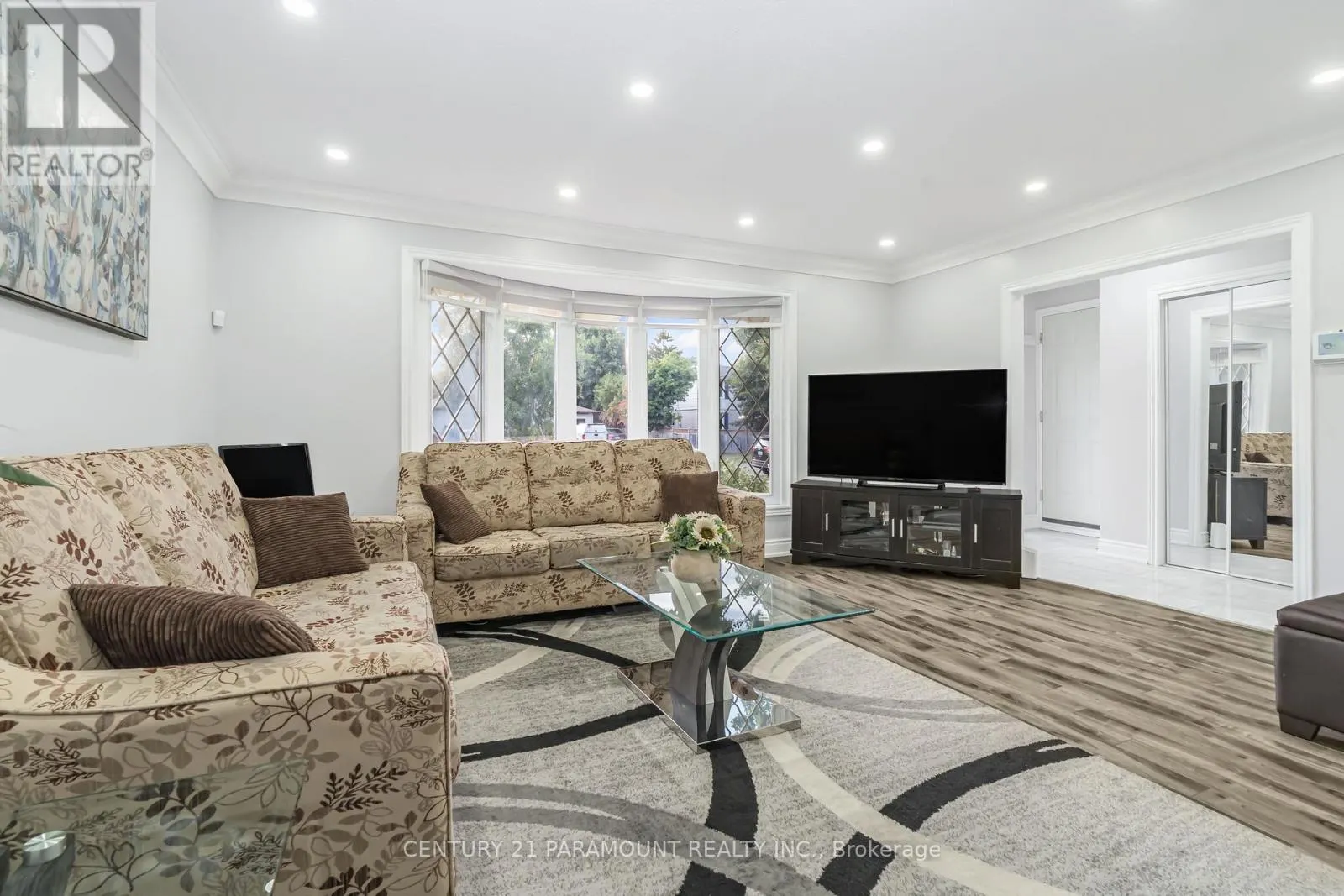 4 BEECHWOOD CRESCENT