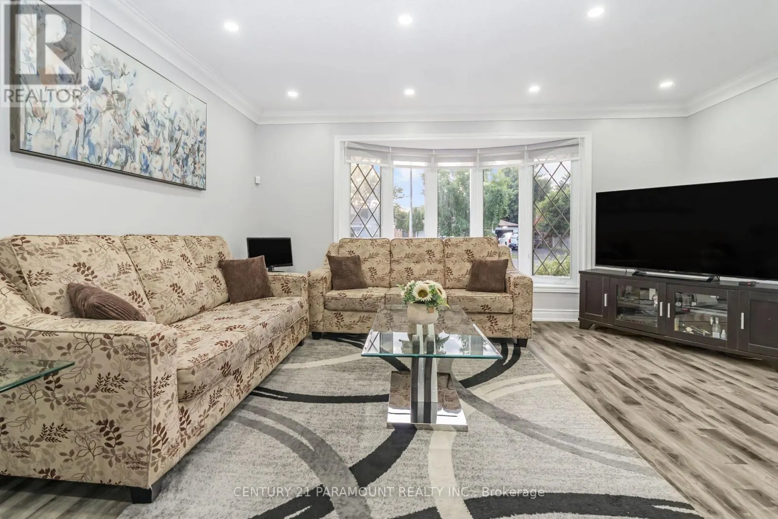 4 BEECHWOOD CRESCENT