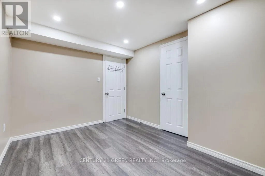 1107 BARR CRESCENT