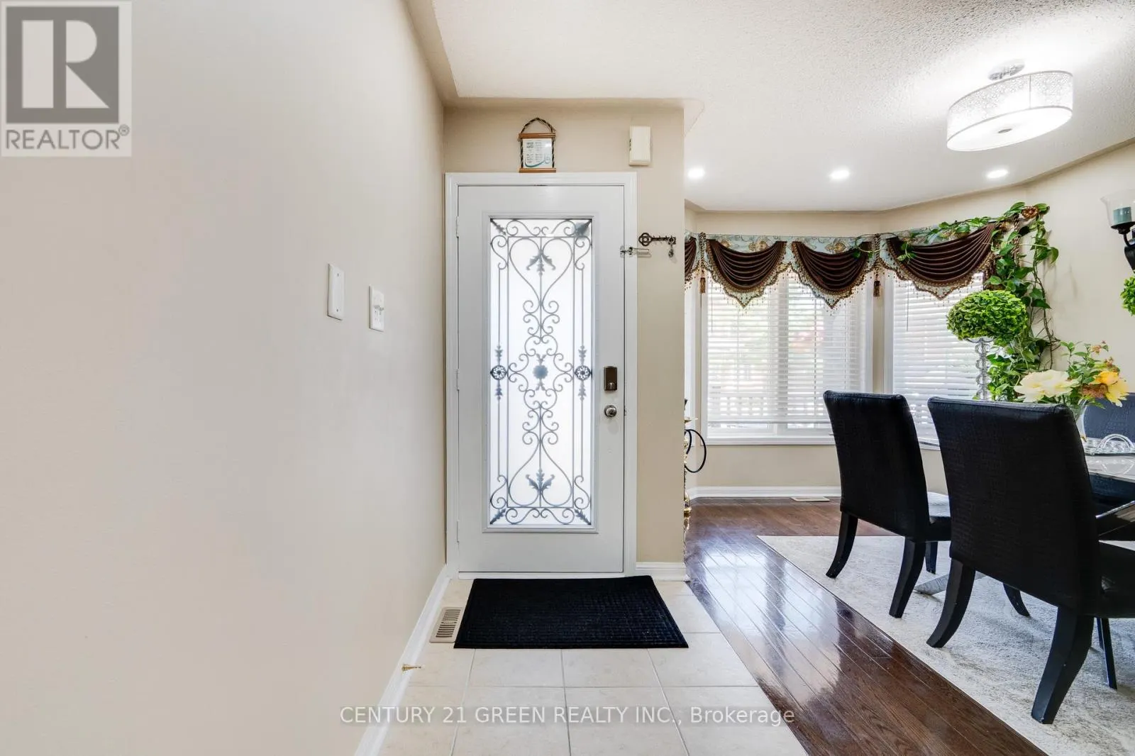 1107 BARR CRESCENT